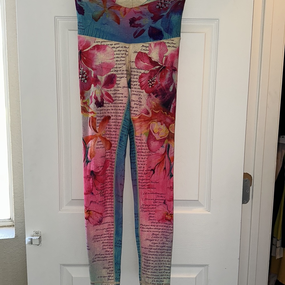 NWT NIYAMA SOL LEGGINGS